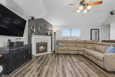 11820 Gold Creek Drive E, Fort Worth, TX 76244 - Photo 4