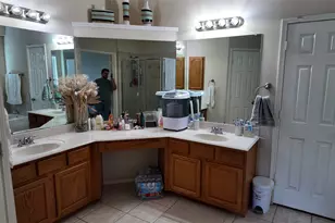 421 Roundrock Ln, Fort Worth, TX 76140 - Photo 30