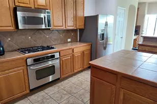 421 Roundrock Ln, Fort Worth, TX 76140 - Photo 20