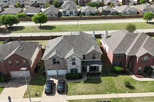 421 Roundrock Ln, Fort Worth, TX 76140 - Photo 2