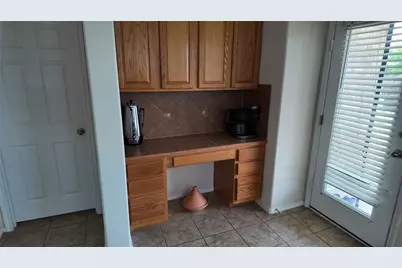 421 Roundrock Lane, Fort Worth, TX 76140 - Photo 32