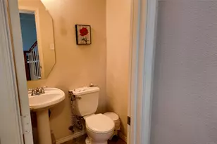 421 Roundrock Ln, Fort Worth, TX 76140 - Photo 10