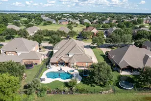 10417 Broadmoor Ln, Rowlett, TX 75089 - Photo 2