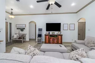 1905 Town Creek Cir, Weatherford, TX 76086 - Photo 4