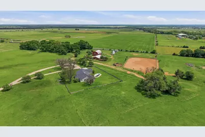 1100 Debbie Lane, Pilot Point, TX 76258 - Photo 18
