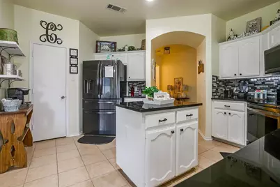 909 Hunter Lane, Burleson, TX 76028 - Photo 14