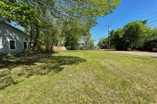 1011 E Houston St, Paris, TX 75460 - Photo 1