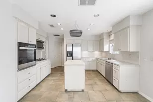 4919 Saddleback Rd, Arlington, TX 76017 - Photo 10