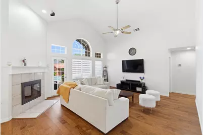 1011 Cowboys Parkway, Irving, TX 75063 - Photo 2