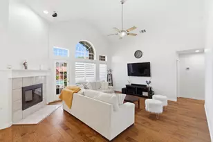 1011 Cowboys Pkwy, Irving, TX 75063 - Photo 2