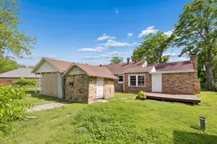 10609 Seagoville Rd, Dallas, TX 75217 - Photo 34