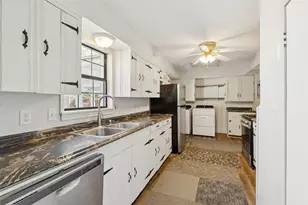 10609 Seagoville Rd, Dallas, TX 75217 - Photo 12