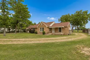 10609 Seagoville Rd, Dallas, TX 75217 - Photo 38