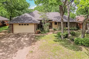 7525 Woodhaven Dr, North Richland Hills, TX 76182 - Photo 1