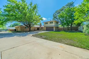 2422 Greenwood Dr, Grand Prairie, TX 75050 - Photo 26