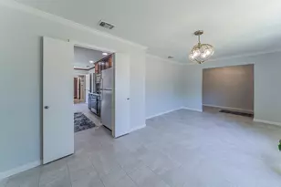 2422 Greenwood Dr, Grand Prairie, TX 75050 - Photo 4