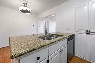 5808 Sandhurst Ln, Dallas, TX 75206 - Photo 8