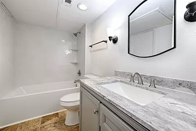 5808 Sandhurst Lane #B, Dallas, TX 75206 - Photo 2