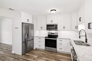 636 E Eubank St, Mabank, TX 75147 - Photo 8