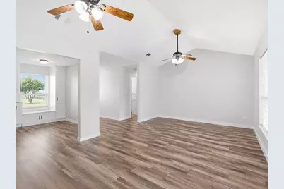 636 E Eubank Street, Mabank, TX 75147 - Photo 6