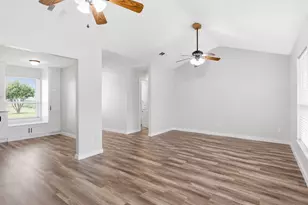 636 E Eubank St, Mabank, TX 75147 - Photo 6