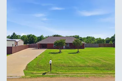 636 E Eubank Street, Mabank, TX 75147 - Photo 2