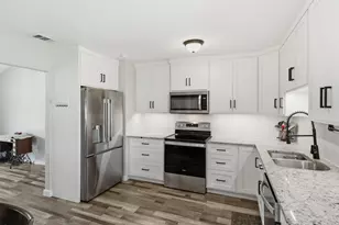 636 E Eubank St, Mabank, TX 75147 - Photo 8