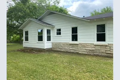907 N Magnolia Avenue, Hubbard, TX 76648 - Photo 18