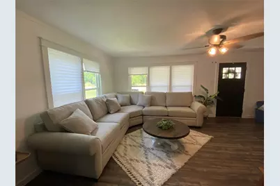 907 N Magnolia Avenue, Hubbard, TX 76648 - Photo 2