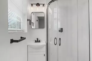 806 Laguna Dr, Garland, TX 75043 - Photo 8