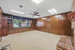 1509 Schumac Ln, Bedford, TX 76022 - Photo 6