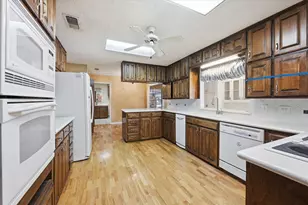 1509 Schumac Ln, Bedford, TX 76022 - Photo 10