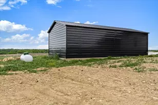 711 Hummingbird Ln, Justin, TX 76247 - Photo 36
