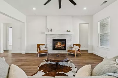 711 Hummingbird Lane, Justin, TX 76247 - Photo 6