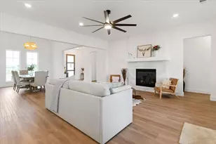 711 Hummingbird Ln, Justin, TX 76247 - Photo 8