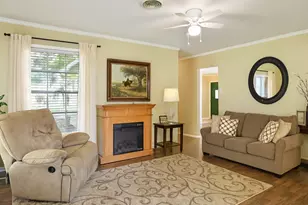 2005 Maplewood Dr, Gainesville, TX 76240 - Photo 10