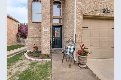 6811 Shore Breeze Court, Arlington, TX 76016 - Photo 2