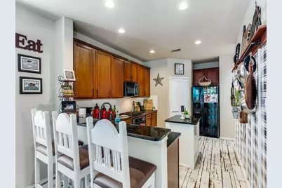 6811 Shore Breeze Court, Arlington, TX 76016 - Photo 6