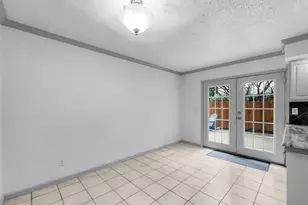 767 Dove Cir, Lewisville, TX 75067 - Photo 10