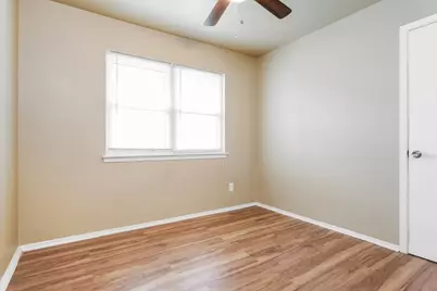 701 E Mission Street, Crowley, TX 76036 - Photo 12