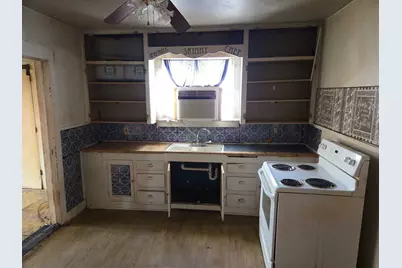 226 W Texas Street, Denison, TX 75020 - Photo 2