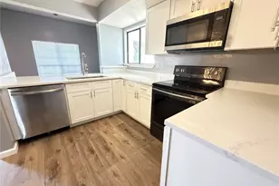 3042 Navarro Ln, Grand Prairie, TX 75052 - Photo 6