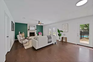 413 Wild Oak Ln, Euless, TX 76039 - Photo 4