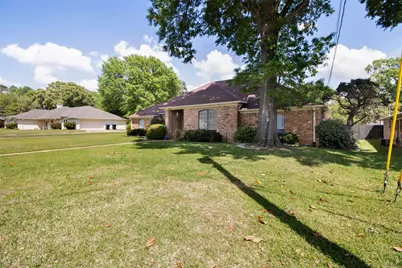 902 Kingsbury Court, Longview, TX 75604 - Photo 2