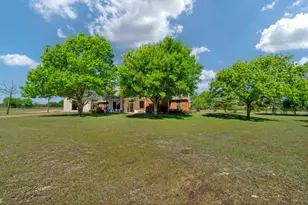 1411 Honeysuckle Ridge Ct, Midlothian, TX 76065 - Photo 2