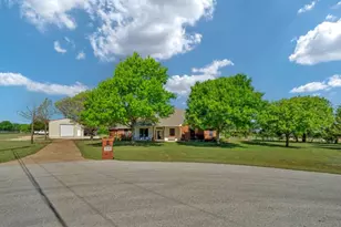 1411 Honeysuckle Ridge Ct, Midlothian, TX 76065 - Photo 4