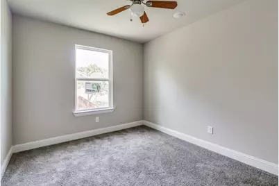 811 W Coffin Street, Denison, TX 75020 - Photo 4