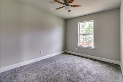 811 W Coffin Street, Denison, TX 75020 - Photo 6