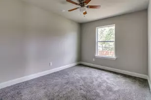 811 W Coffin St, Denison, TX 75020 - Photo 6