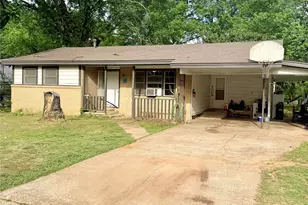 330 24th St NW, Paris, TX 75460 - Photo 1